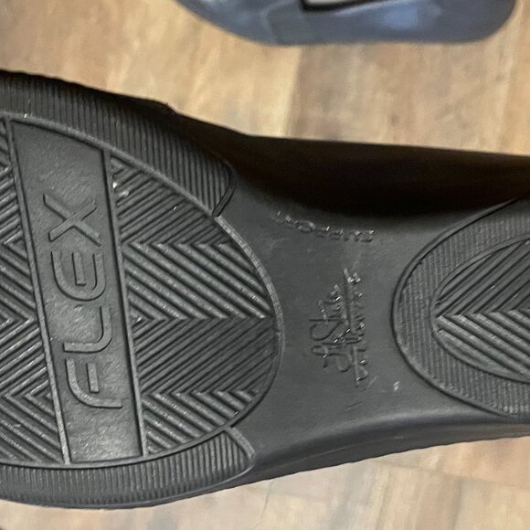 LIFESTRIDE Velocity 2.0 Black Faux Leather Slip-On Loafers - Picture 3 of 6